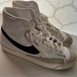 Nike Blazer Mid 77’s  men’s 8 woman 9.5